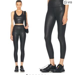 Beyond Yoga High Waist Rib Midi Leggings Black Foil Sparkle Size medium